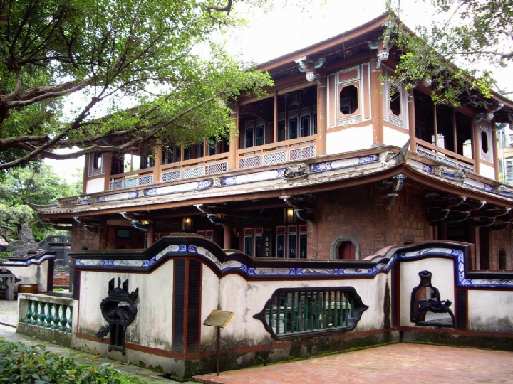 板橋<a href='http://m.zhuangxiu888.com/lvyou/view/176' title='林家花園' style='color:blue;font-size:14px;'>林家花園</a>(林本源園邸)