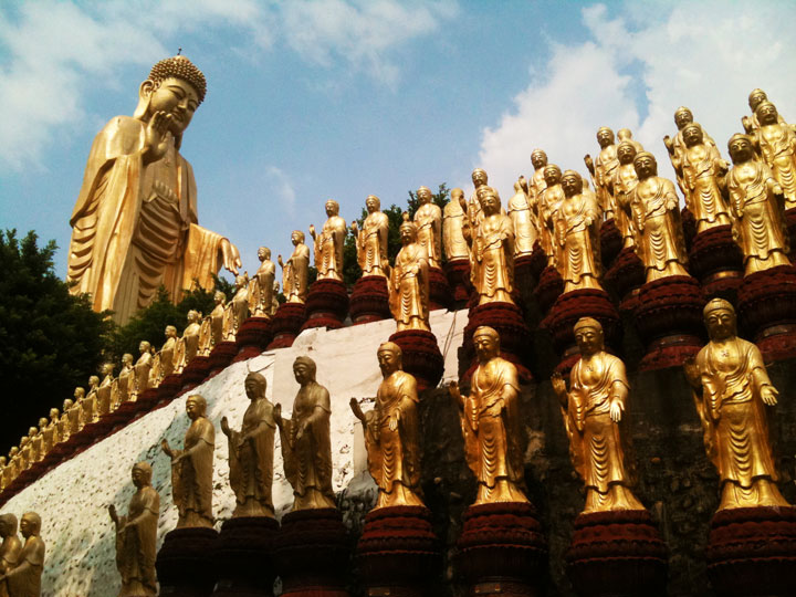 <a href='http://m.zhuangxiu888.com/lvyou/view/232' title='佛光山' style='color:blue;font-size:14px;'>佛光山</a> 高雄