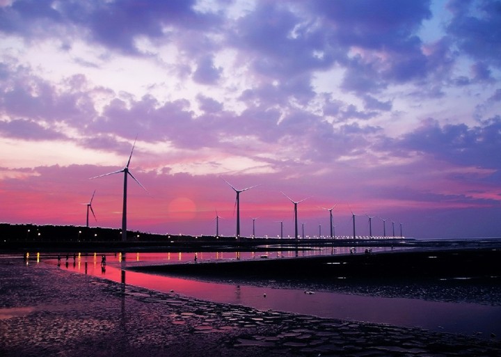 <a href='http://m.zhuangxiu888.com/lvyou/view/237' title='高美濕地' style='color:blue;font-size:14px;'>高美濕地</a>