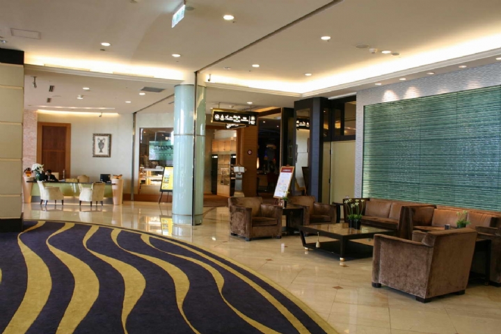 購物區，高雄85大樓