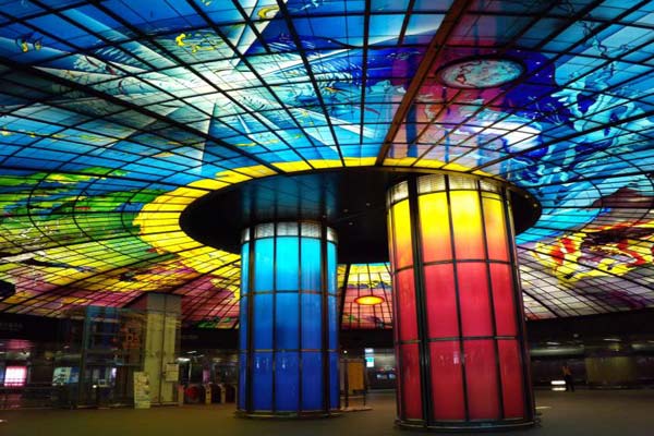 高雄：美麗島捷運站