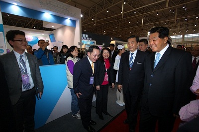 北京健康<a href='http://m.zhuangxiu888.com/tjqianzheng/485' title='醫美' style='color:blue;font-size:14px;'>醫美</a>形象館