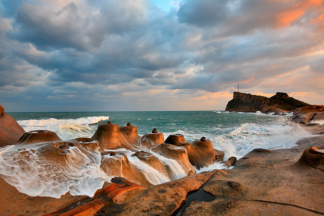 燭臺戲浪 ，野柳地質(zhì)公園