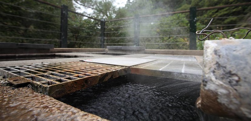 六口溫泉?dú)w屬碧山溫泉，亦為野溪溫泉