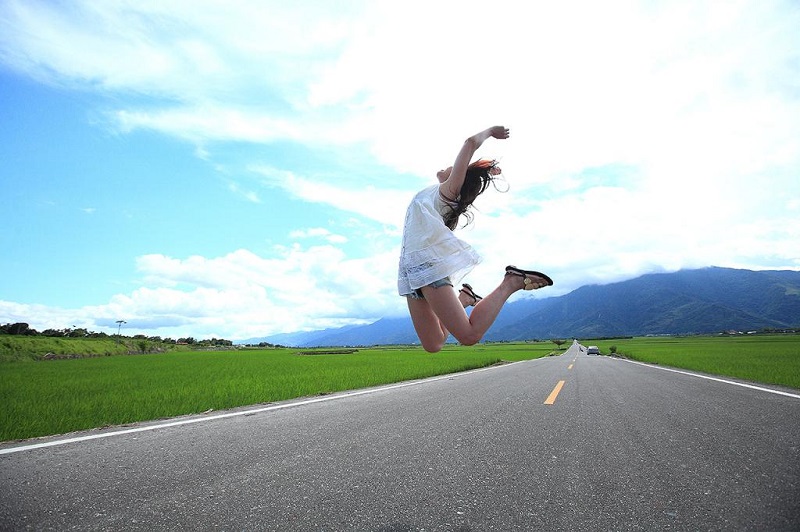 <a href='http://m.zhuangxiu888.com/taidong/1663' title='伯朗大道' style='color:blue;font-size:14px;'>伯朗大道</a>跳起來擁抱天空