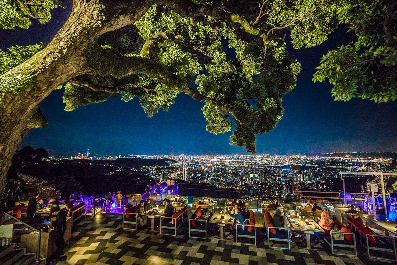 草山夜未眠<a href='http://m.zhuangxiu888.com/lvyou/view/170' title='陽明山' style='color:blue;font-size:14px;'>陽明山</a>夜景餐廳