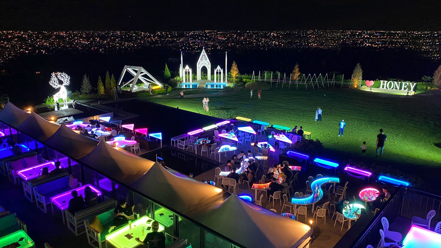 夏季三角景觀咖啡廳