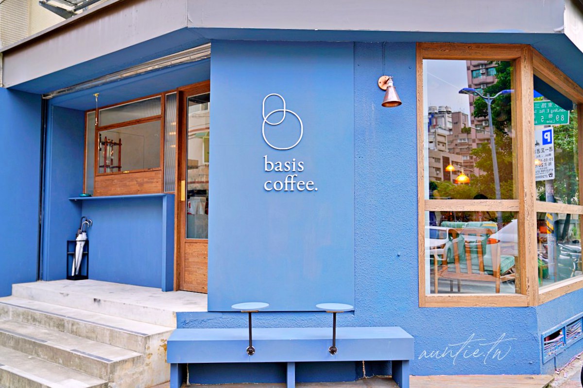 Basis Coffee 源咖啡店面設計小清新